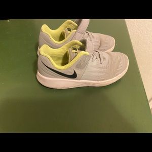 Nike toddler athletic shoes